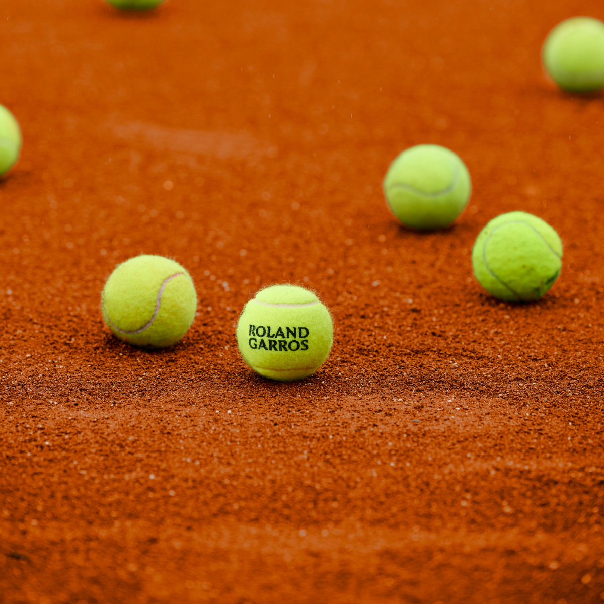 How To Choose a Tennis Ball